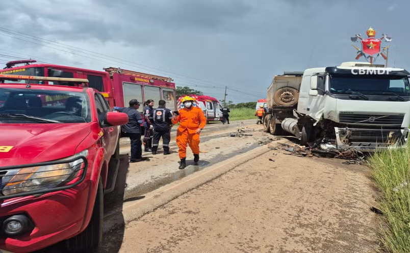 Motociclista morre em acidente com dois carros na BR-080, no DF