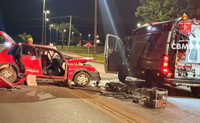 Motorista morre em acidente entre Uno e Hilux no Paranoá