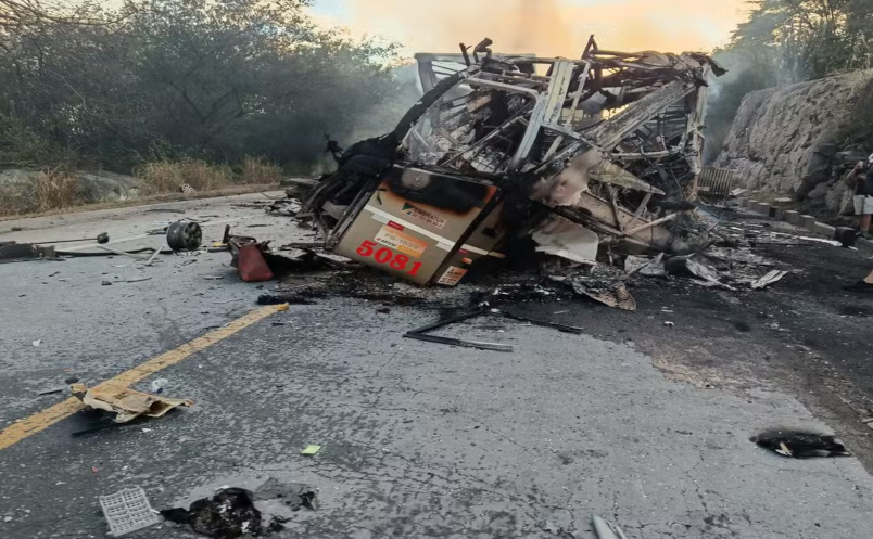 Acidente com oito mortos em MG: quatro passageiros embarcaram em Campinas, diz empresa de ônibus