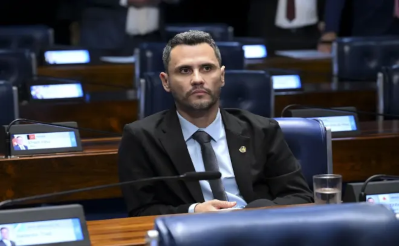 “Eu sou candidato”, diz Cleitinho após veto do Republicanos