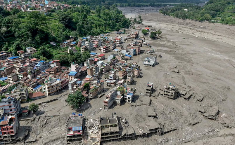 Avalanche no Himalaia: mortes passam de 1.000 no Nepal e Tibete