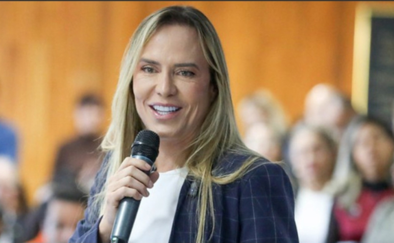 No coração do poder brasileiro, uma mulher volta a ocupar o comando de Brasília